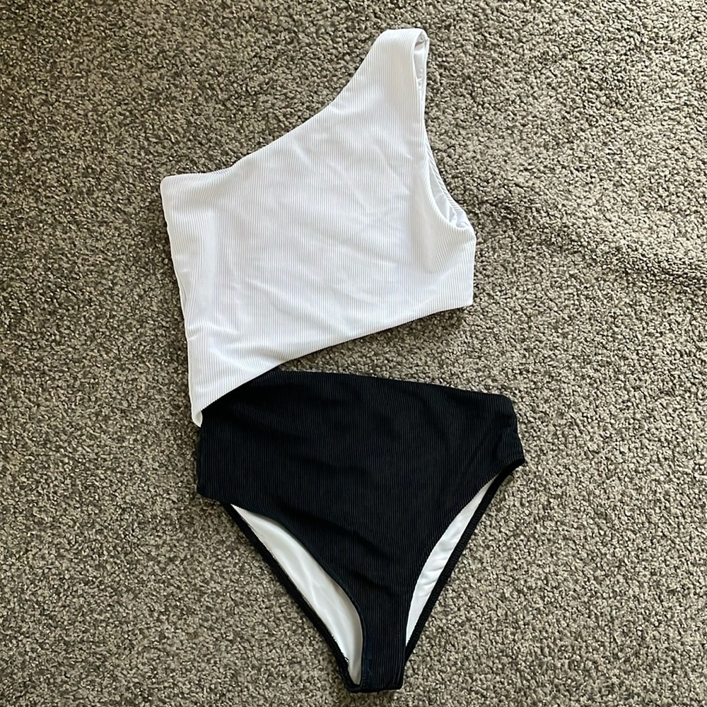 BeachRiot Celine One Piece Black White Colorblock